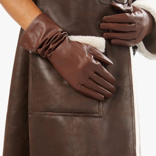 WWW Fall 22 RTW Ecommerce Shoot Vegan Leather Specialty Outerwear Gloves Cacao WWA01 14731 f594bb77 947d 4bb3 aacd 70acb75f6f75